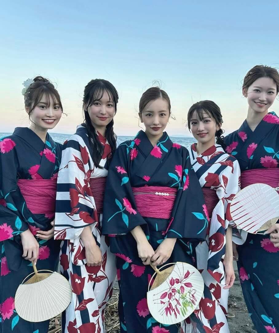 「可愛すぎて直視できません」板野友美が妹分と浴衣コーデ