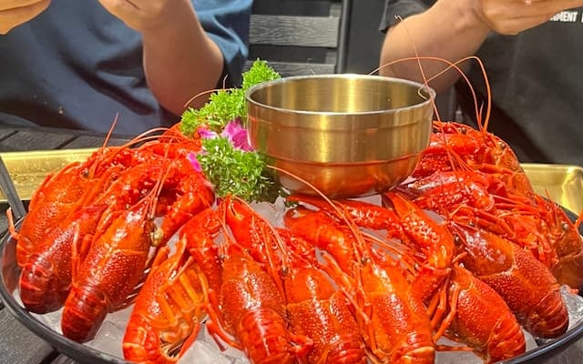格闘ゲーマー・べてぃが上海大会の後にグルメを堪能！「これはザリガニ」