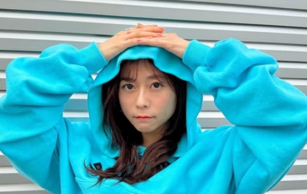 プニッとした唇が可愛すぎ！声優・水瀬いのり パーカーのオフショットを披露！