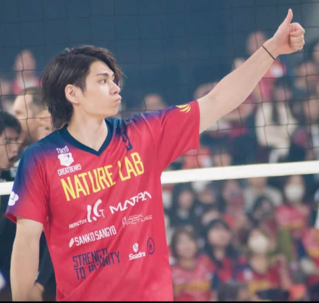 「いやいやマネージャーかよ！笑」イケメンバレーボール選手はチームの大切な敏腕マネージャー⁉