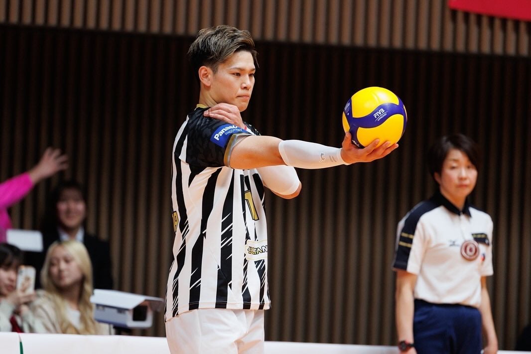 西田有志、チームの開幕2連勝を報告🏐✨「最高でーーーす📣😍👏👏」