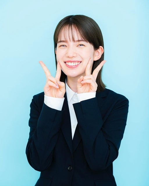 弘中綾香アナ、リクルートスーツで採用情報を告知「参加してみて