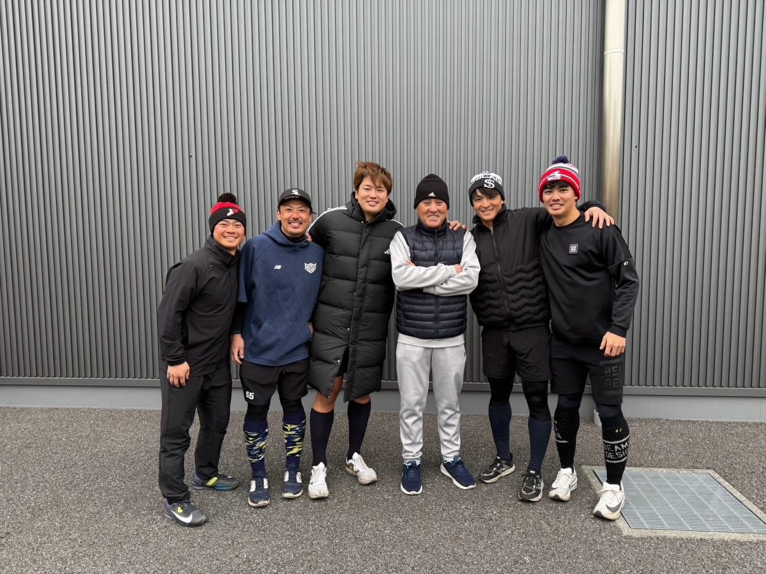 「今年も頑張っていきます」ヤクルト・宮本丈が自主トレ終了を報告　村上宗隆からプレゼントも