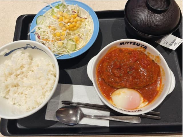 声優 江口拓也 煮込みハンバーグに感動！「うまトマ、うま🥹」