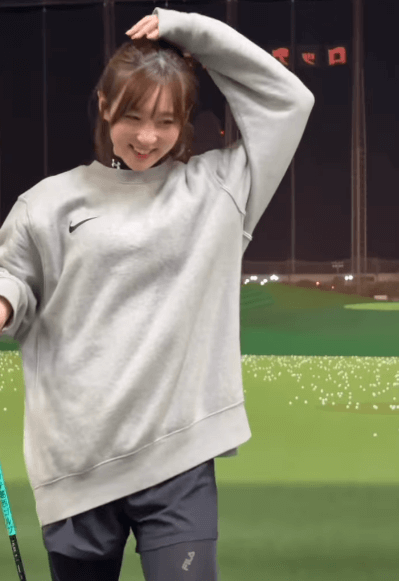 「アジャ～～！」人気モデル、ゴルフ女子のスイッチオン！”スイング大失敗の悶絶姿”が可愛すぎと話題に「そんなことあるの？」