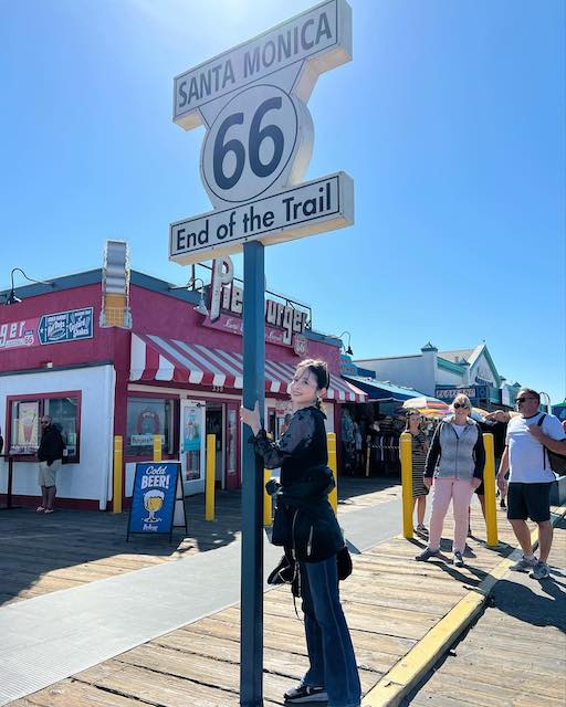 渡邊雄太の妻・久慈暁子がサンタモニカでの最新ショットを公開👀📸