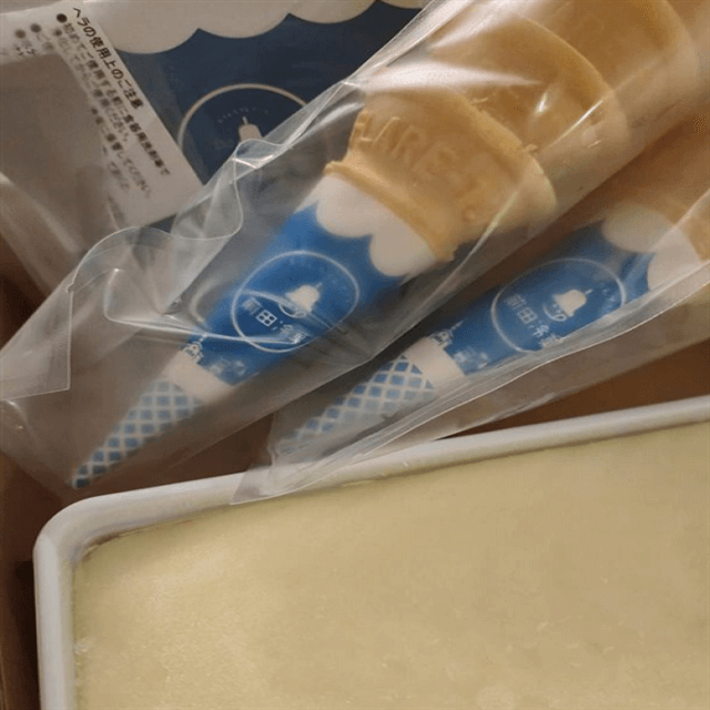 足立梨花、前田冷菓の「ちりんちりんアイス」が届き大興奮！