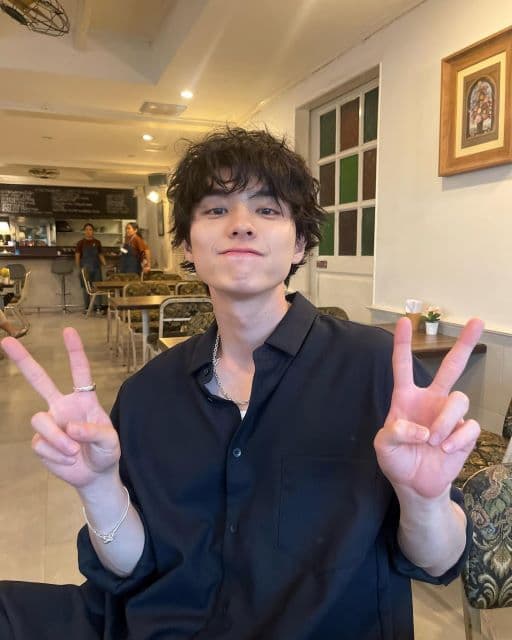 俳優・本田響矢、カレンダーのオフショットを公開でファンから”かっこいい”の声が続々！