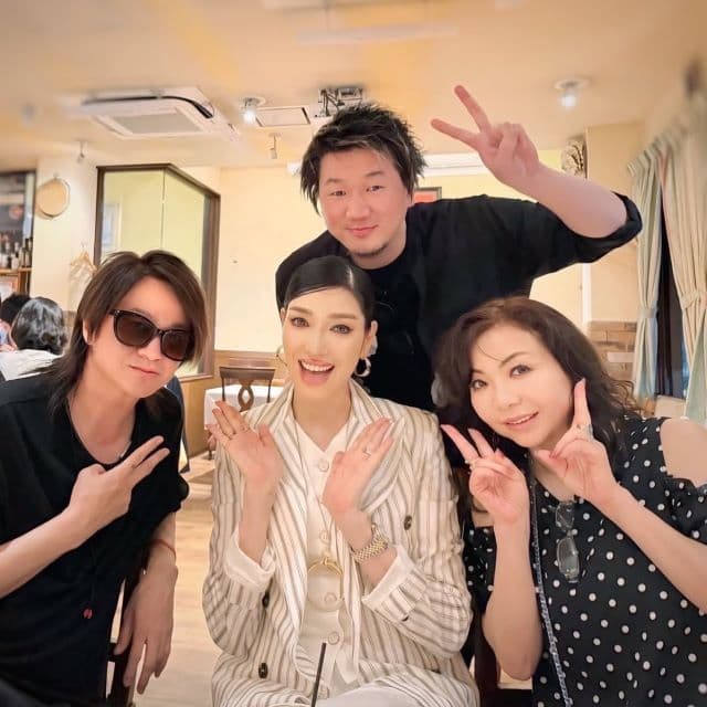 ハイヒール・モモコ、食事会へ！GLAY・TERU、アンミカらとの豪華ショットを公開！