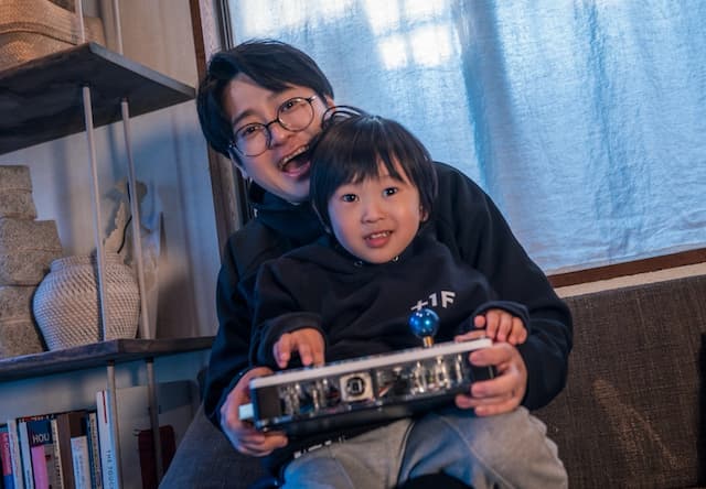 女子ゲーマー・倉持由香が夫ふ〜どと息子の仲睦まじい写真をシェア