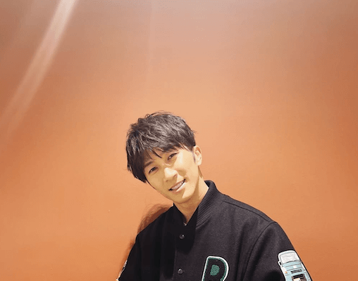 WEST.濵田崇裕、”マネージャーカメラ”で決めポーズ公開「需要しかない」