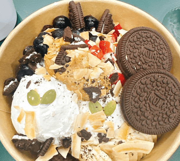 中田花奈、BEAST応援の合間に「トッピング盛り盛りヨーグルト」でパワーチャージ