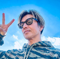 木村拓哉が思わず笑顔になるのはいつ？最新ショットが話題に📸