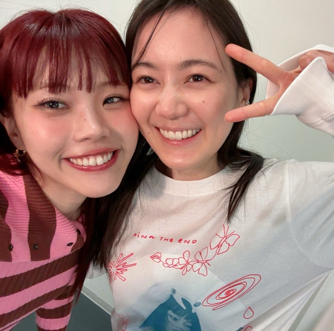 「最高の組み合わせ」「可愛い...」生田絵梨花＆アイナ・ジ・エンド、笑顔あふれる2ショットにファン大盛況！