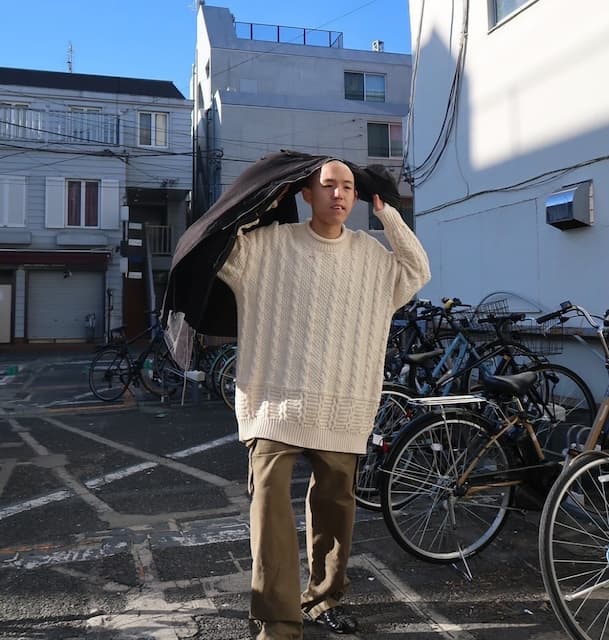 「ファッション芸人」四千頭身・都築、今年の冬は自ブランドをおしゃれに着こなす！