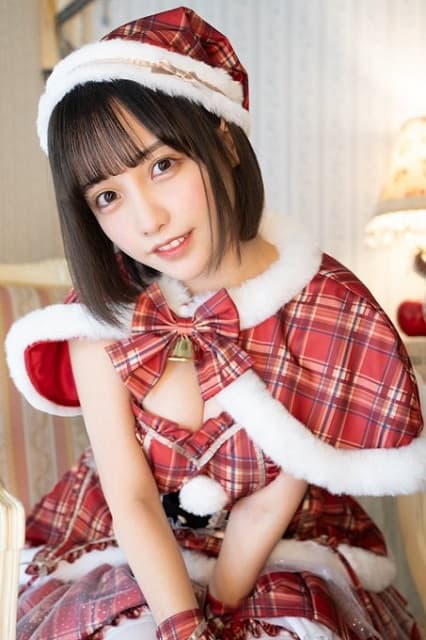 「全人類で一番可愛かった」アイドルの”時期フル無視”サンタ姿にファンから絶賛の嵐！