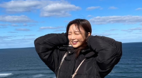 佐久間みなみアナ、鳥取砂丘で芸術と自然に癒される夏休み