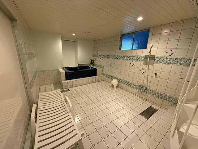 漫画家・村田らむ「バックルーム的な怖さある笑」ビジネスホテルで”〇〇”があるバスルームに遭遇