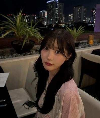 ハネムーン満喫中の大人気YouTuber、おしゃれディナーを堪能