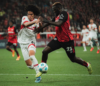 チェイス・アンリがレバークーゼン戦にフル出場