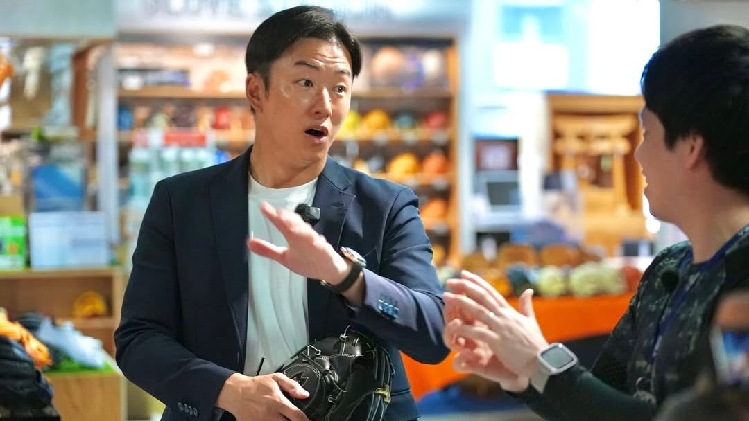 「テクノロジーの進化に終始驚きっぱなしでした」斎藤佑樹、最近の野球グッズに大興奮！