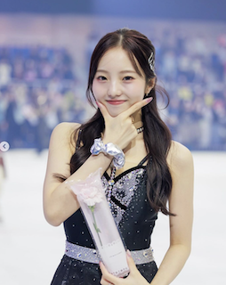 宇野昌磨と交際中・本田真凜が最新ショット公開「次は鹿児島でねっ！！」