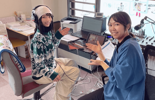 元スキー選手の美女・石原あこ、スノーイベントのスタジオショットを公開！「あこちゃん頑張っちゃったね」