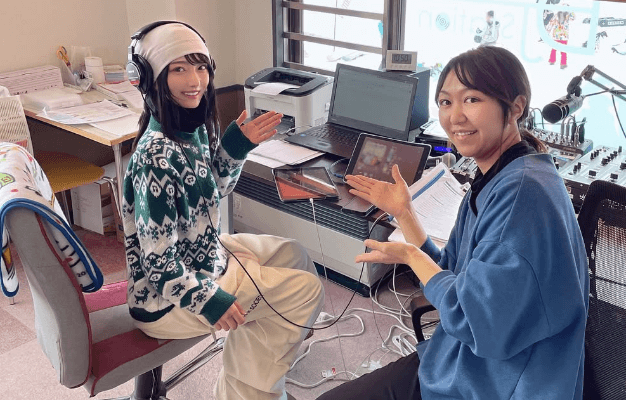 元スキー選手の美女・石原あこ、スノーイベントのスタジオショットを公開！「あこちゃん頑張っちゃったね」