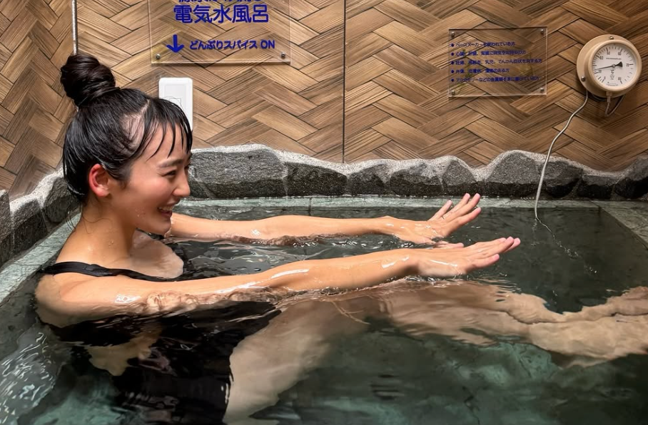 「最強すぎ！」清水みさと、銭湯サウナ特集で“源泉かけ流し電気水風呂”を大満喫