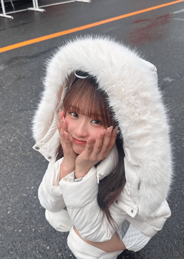 森脇梨々夏が去年に引き続きレースアンバサダーに就任！上目遣いが「可愛すぎる」と話題に