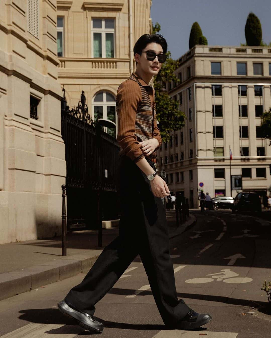 身長190cm超えの人気俳優がパリで撮影「エッフェル塔との相性抜群すぎない！？」