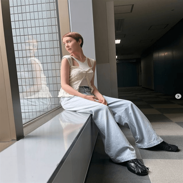 ブランドが気になる！トリンドル玲奈の色香漂う”めちゃカワ”コーデ！