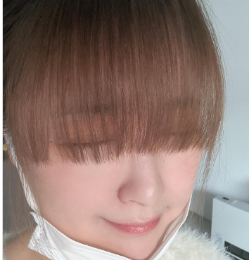 鈴木奈々、伸びた前髪を公開「こんなに伸びた」