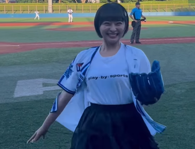 「始球式ナイス！」元プロ野球の美女チア、スタジアムへ降臨！レア・ピッチングムービーに反響続々「だから横須賀スタジアム満員だったのか」