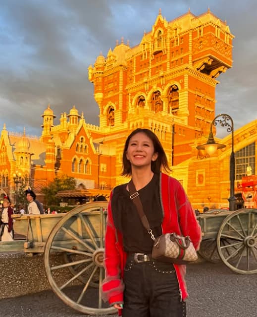 菅原美優が家族でテーマパークを満喫！仲良しショットも公開しいいね集まる