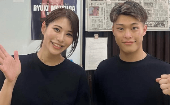 人気ラウンドガール、ムエタイ世界チャンプとのミット練習動画を公開！ペチペチパンチシーンにファン注目の眼差し「凄いですね」