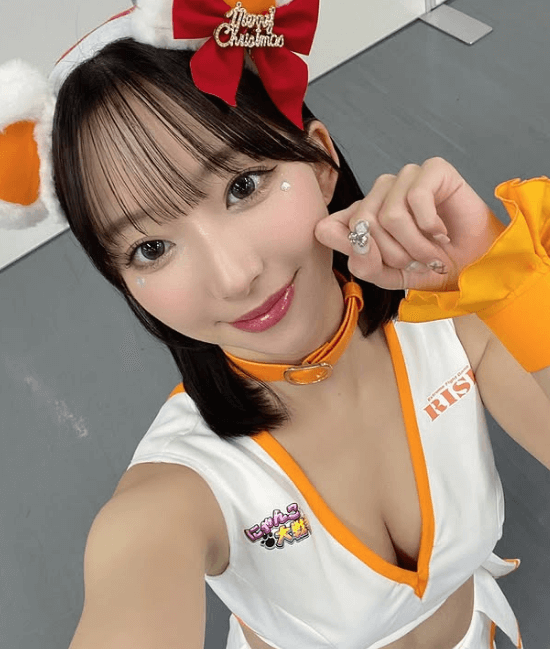 「キャットポーズで萌え萌え・ニャンニャン！」あの人気ラウンドガール、男子がマジ惚れする”ウブウブ・ショット”を披露！