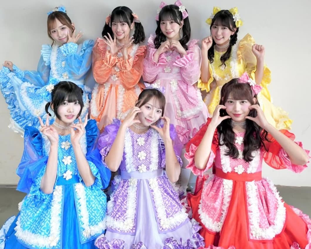 SWEET STEADY、集合ショットで”アツアツの幕張Summer”大成功をアピール