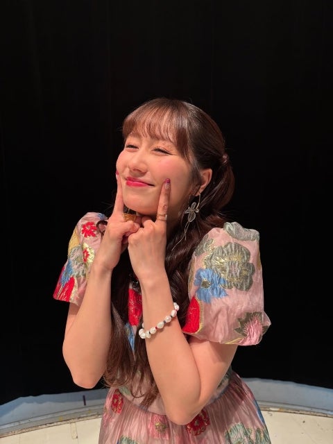 佐々木彩夏、満面スマイルを披露！ハマダ歌謡祭で魅せた最強アイドルモード
