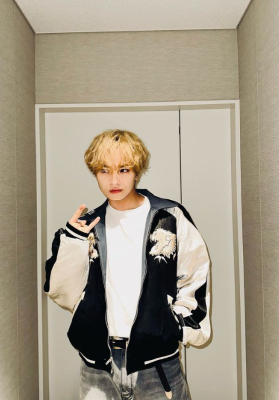 「うわぉ、顔が良い」「わんこ！！」イメージ激変 大人気アイドルの最新金髪ショットがカッコ良すぎると話題に「チャラてぃー好きです」