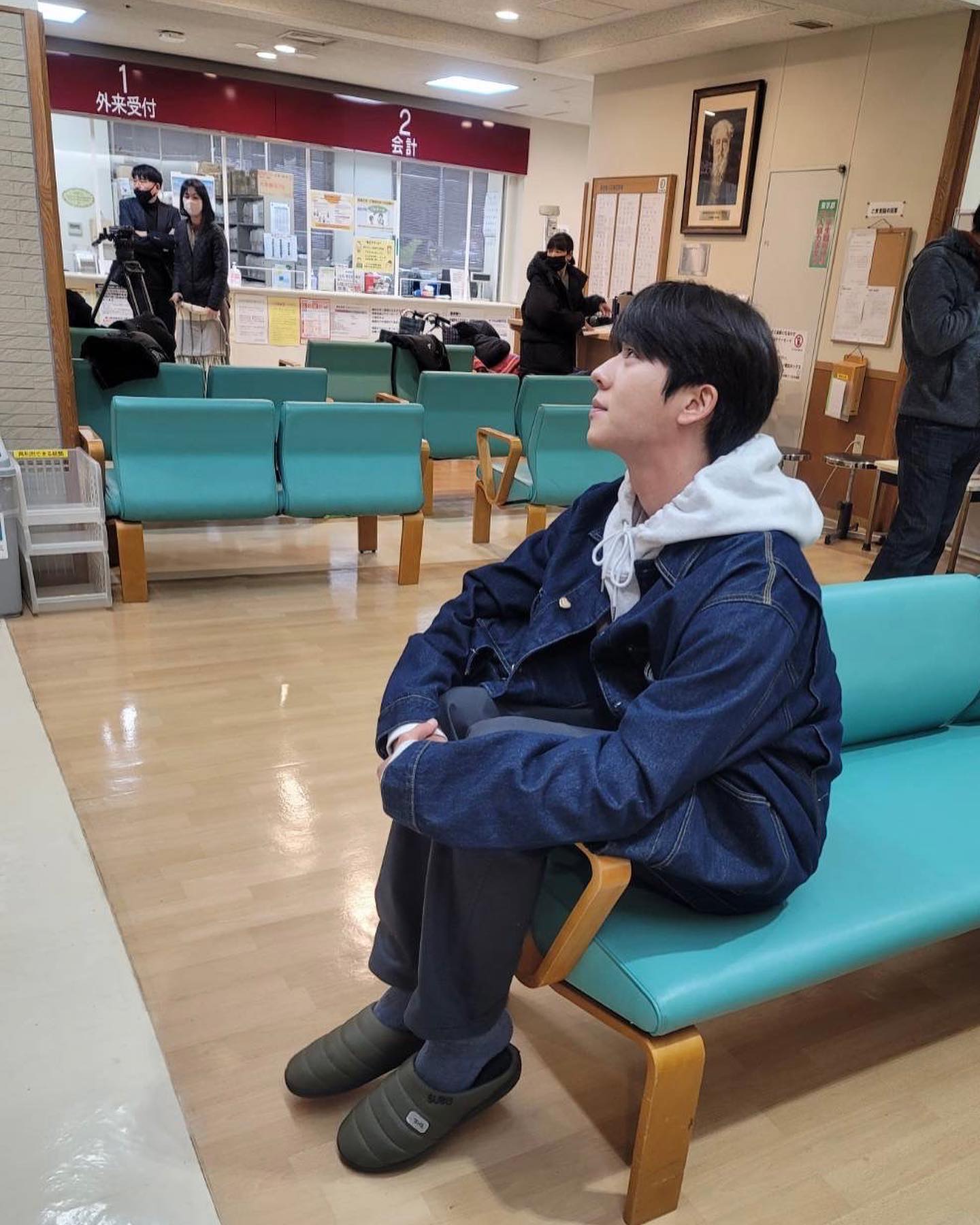 話題のドラマ出演・身長186cmの高身長イケメンの体育座りが可愛すぎる💕「足、長‼️」