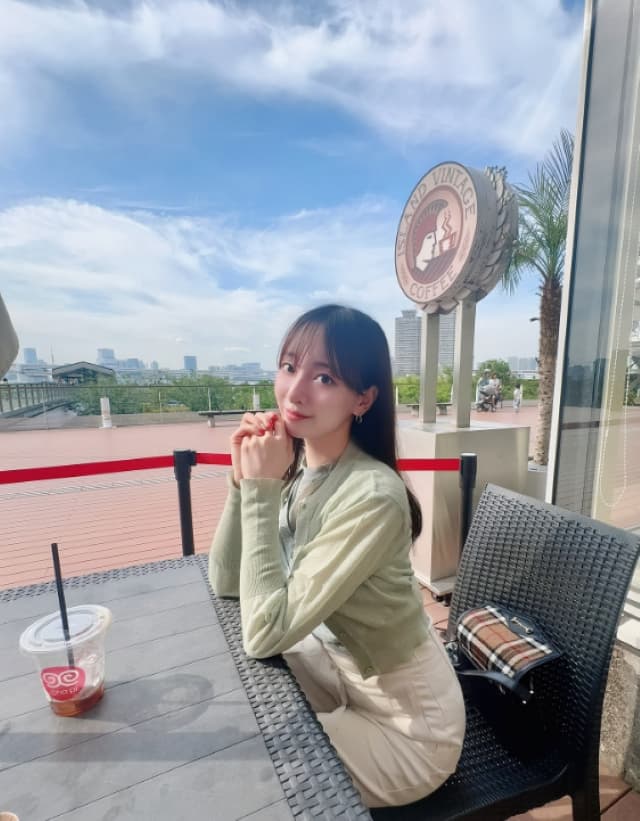 長谷川萌美が最新ショットを披露「風が気持ちよかった〜」