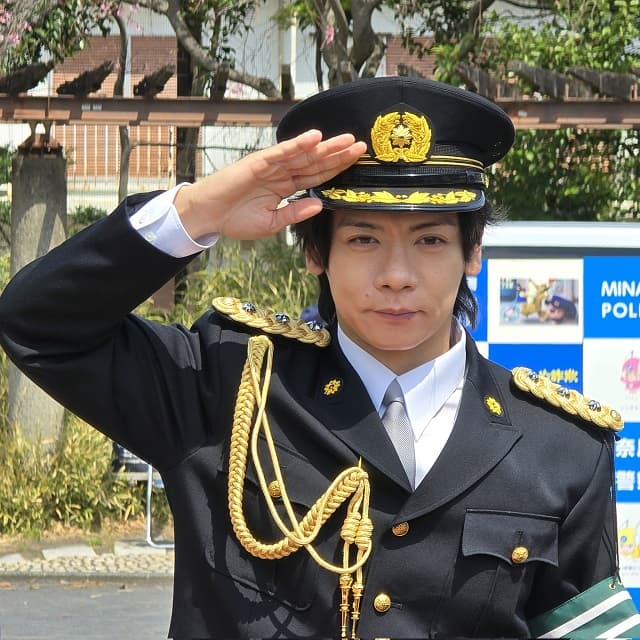 「みんな交通安全を心がけようね」マヂラブ 野田が一日警察署長を務める！
