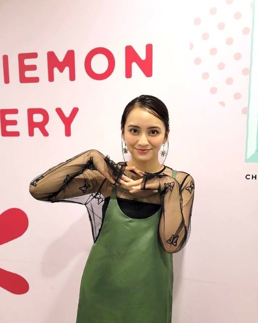 「どれがみんなお気にかな」大人気タレントが全6種のコーデを公開！可愛すぎるショット満載にファン歓喜！