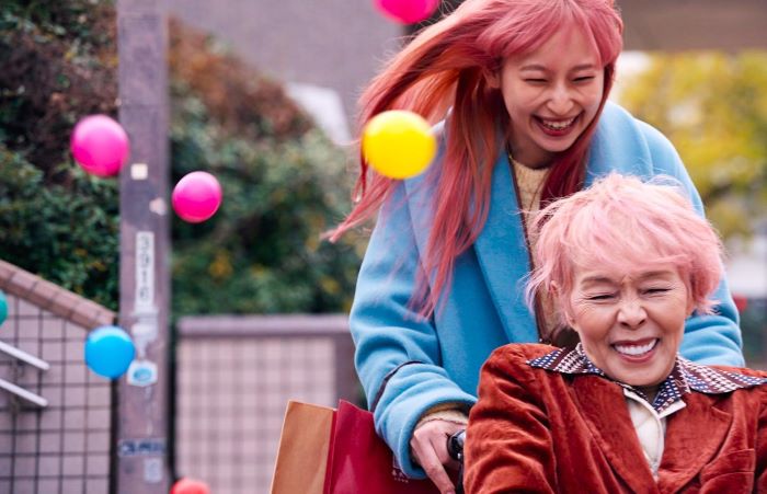 研ナオコ 出演映画で髪色がピンクに？！「なんて素敵な笑顔」