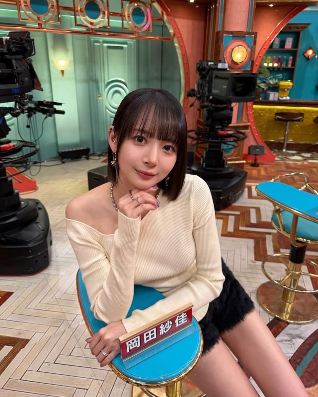 あの有名タレントの肩出し