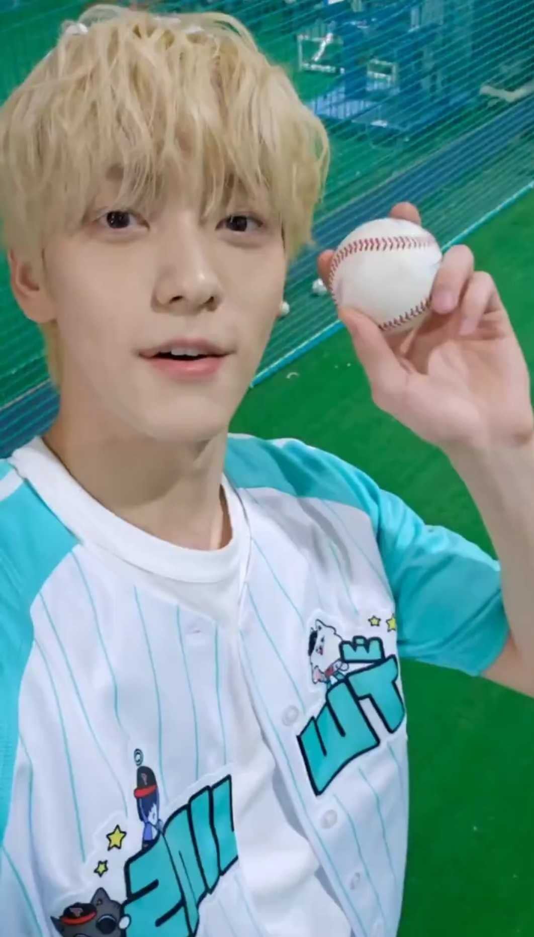 TXT・スビン  韓国LGツインズ始球式でフワフワ金髪天使？ファンも感動