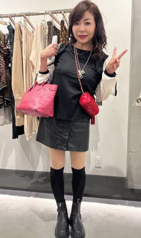 有名女性芸人が、毎年恒例！マエノリとのコラボブーツ！「最高に履きやすい」