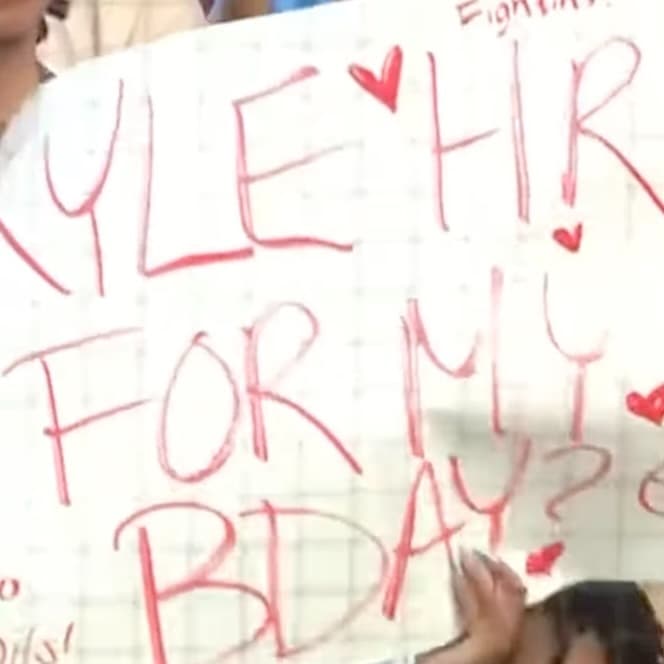 仲間もファンも嬉しそう！心温まるカイル・シュワーバーのソロホームラン　フィリーズ公式インスタグラムより