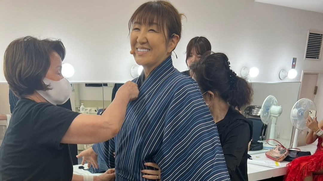 「間も無く始まるよー」北斗晶、和装姿の新たな魅力にファン歓喜！